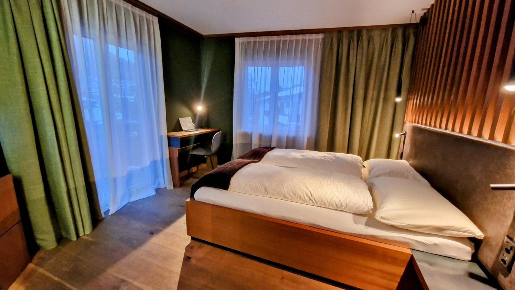 Amber Ski-In/Out Hotel & Spa 萨斯费 外观 照片