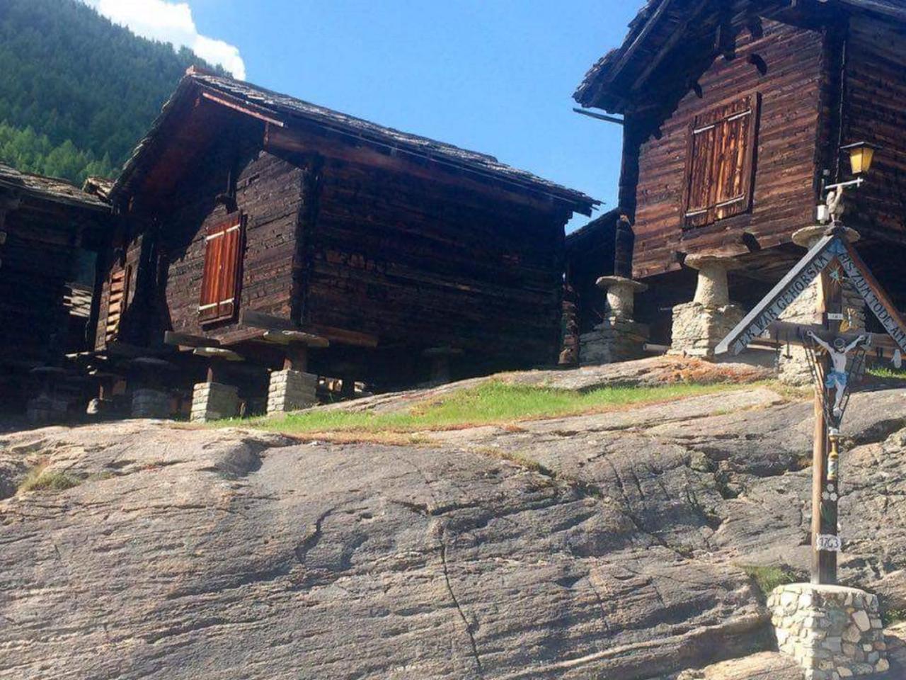 Amber Ski-In/Out Hotel & Spa 萨斯费 外观 照片