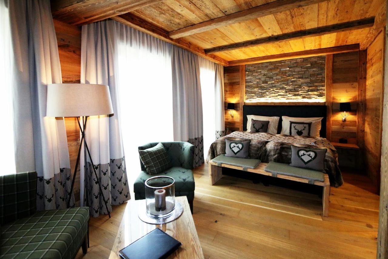 Amber Ski-In/Out Hotel & Spa 萨斯费 外观 照片