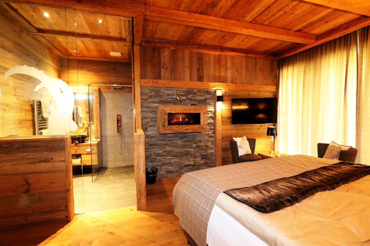 Amber Ski-In/Out Hotel & Spa 萨斯费 外观 照片