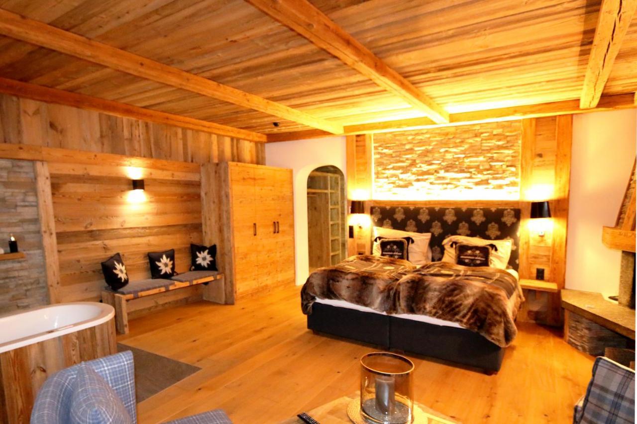 Amber Ski-In/Out Hotel & Spa 萨斯费 外观 照片